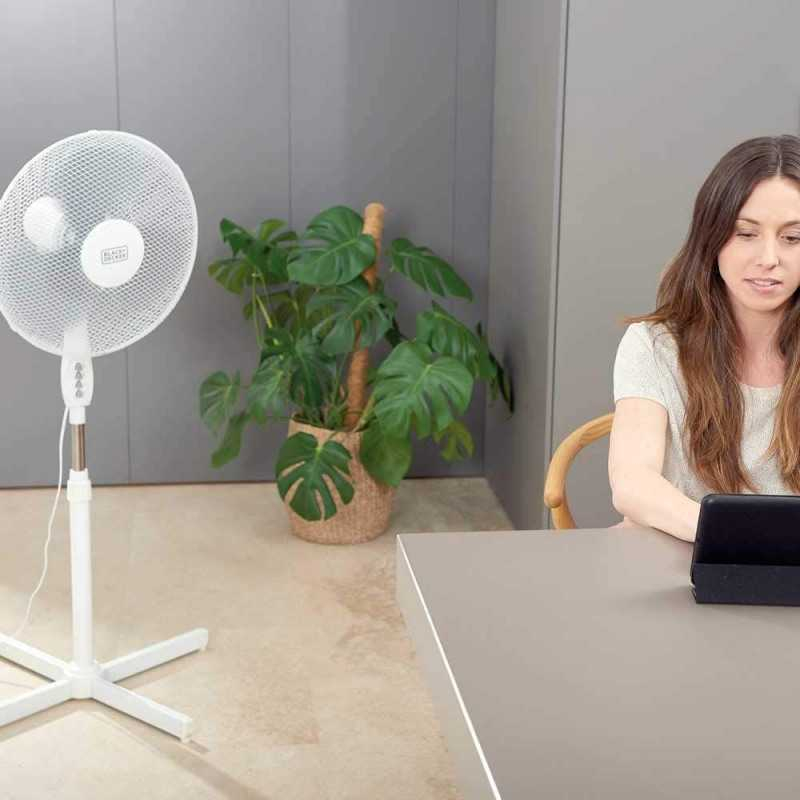 Ventilator cu picior BlackDecker 40 W, ALB, CANICULA [2]