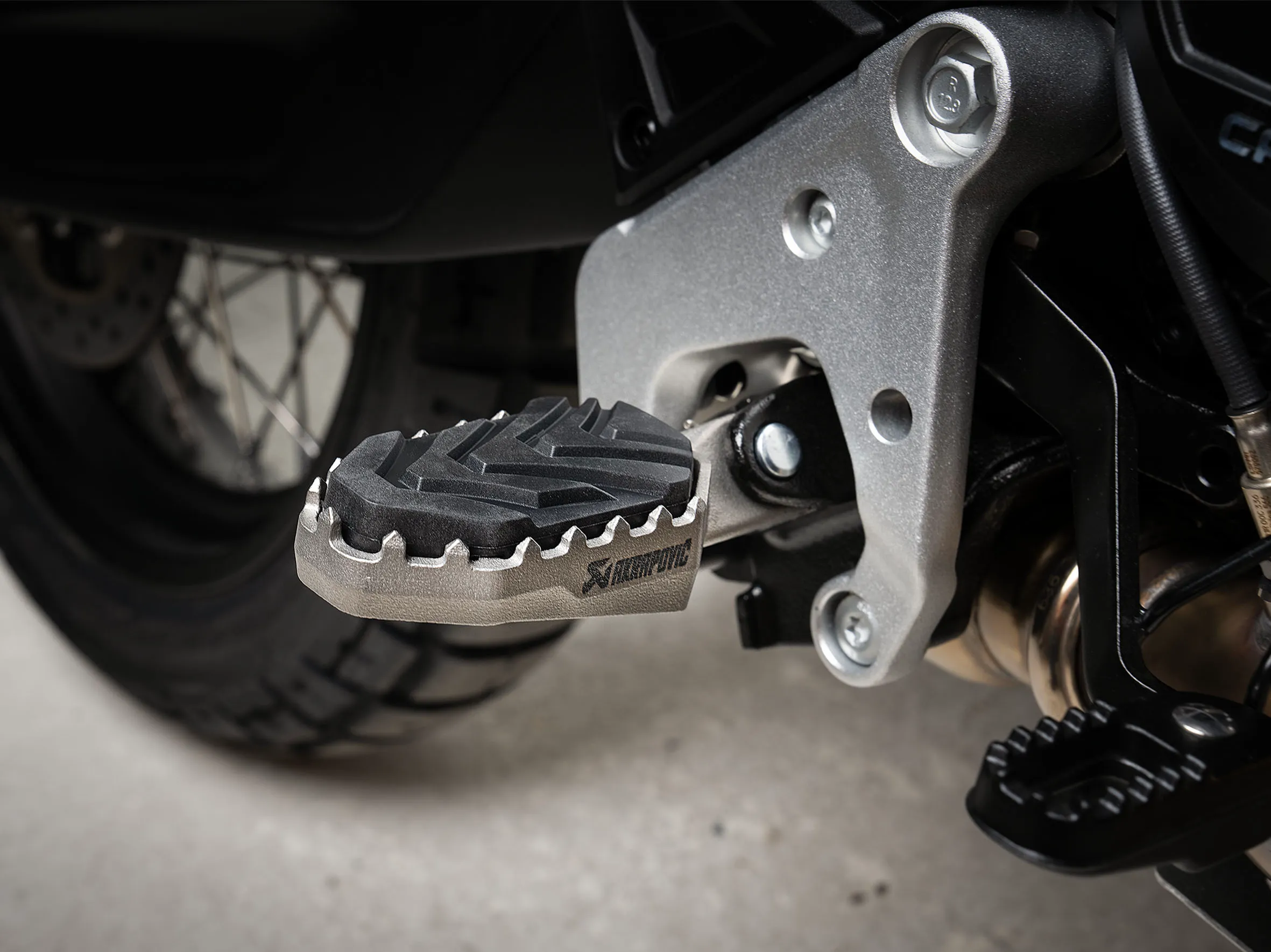 Scărițe Akrapovič CFMOTO 450MT, 700MT, 800MT | Titan [2]