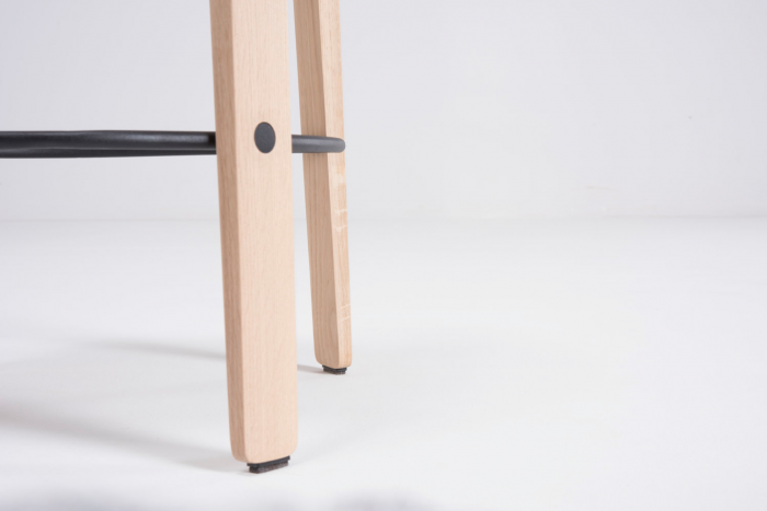 Nora Bar stool with solid oak base and upholstered seat Main Line Flax 44x38x78cm Gazzda [2]