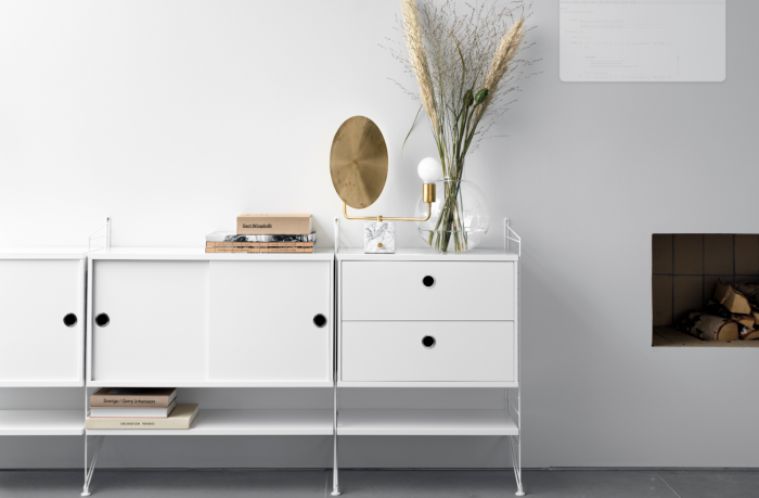 Dulap cu uși glisante String Furniture [4]