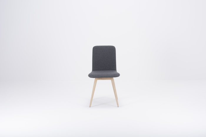 Ena chair with solid oak feet and seat+backrest upholstered with fabric Main Line Flex Gazzda [11]