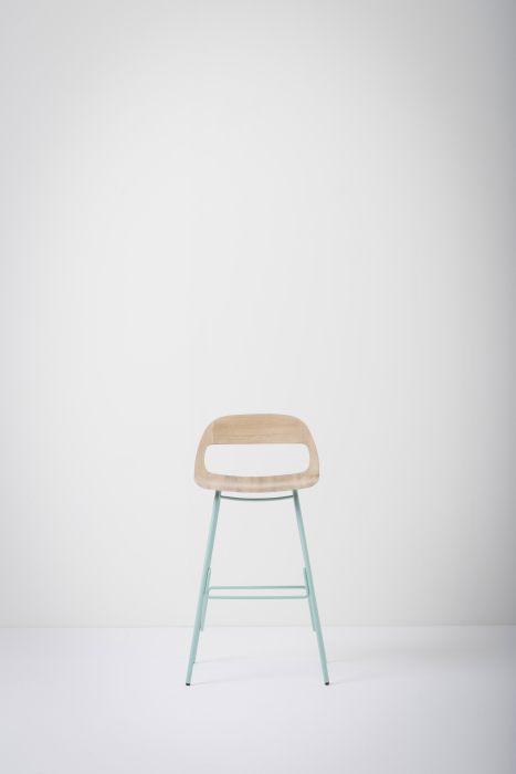 Scaun de bar la semi-inaltime Leina H63cm-sezut 45x48x83(dimensiuni gabarit) Gazzda Structura metalică vopsita și sezur+spătar și lemn masiv de stejar [6]