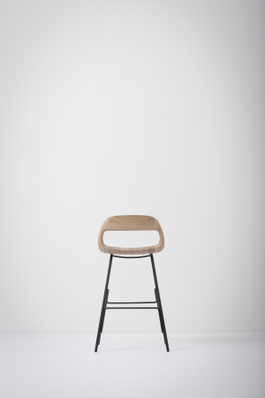 Scaun de bar la semi-inaltime Leina H63cm-sezut 45x48x83(dimensiuni gabarit) Gazzda Structura metalică vopsita și sezur+spătar și lemn masiv de stejar [4]