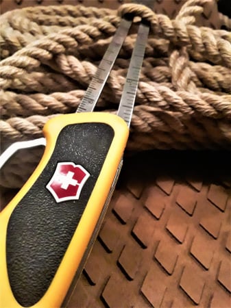 Briceag Victorinox Ranger Grip Boatsman 0.9798.MWC8, galben/negru, cutit cu lama blocabila, cleste patent, deschidere One-hand, 22 functii, husa inclusa [6]