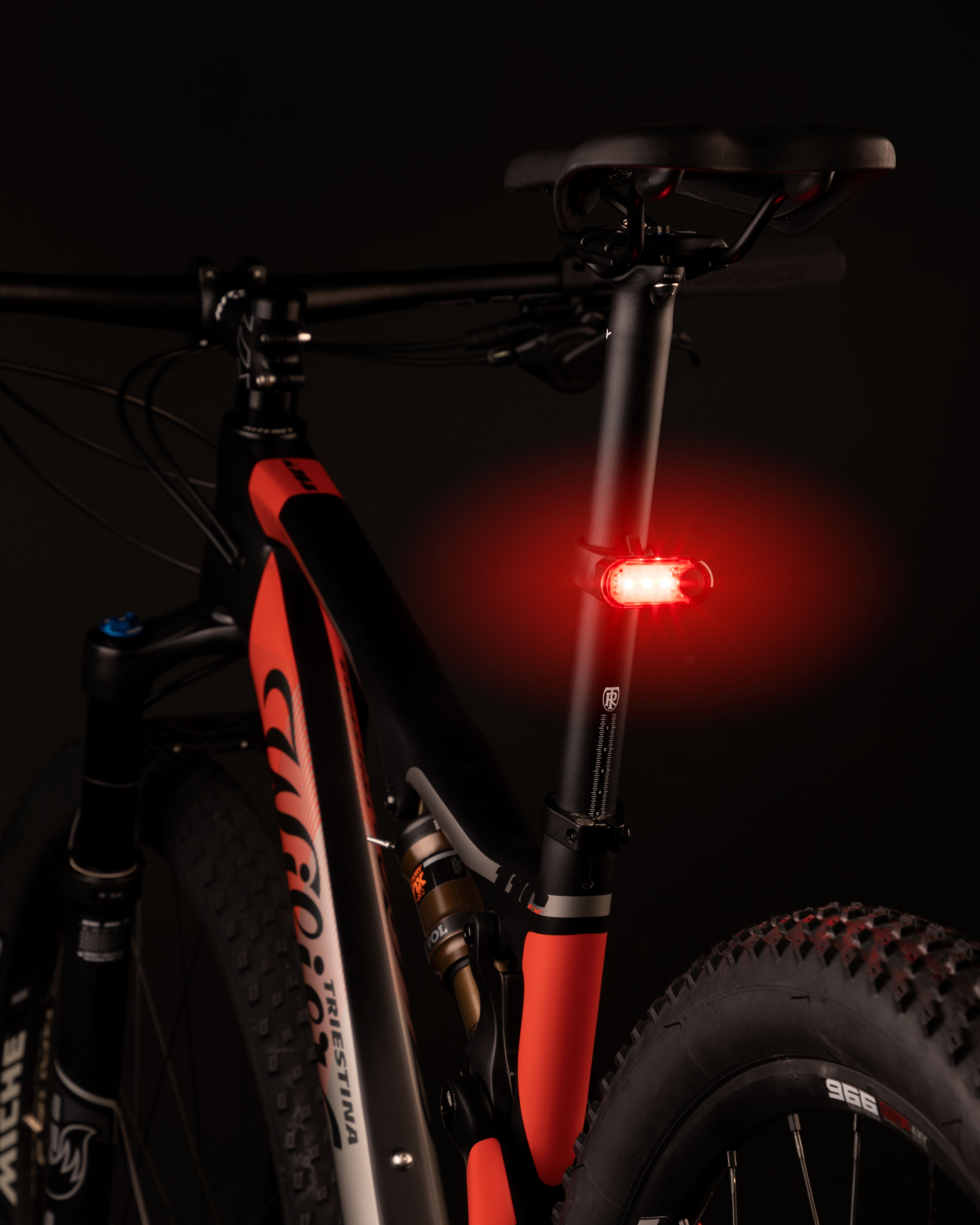 Stop spate Force Pill 12LM, 3 leduri, USB [3]