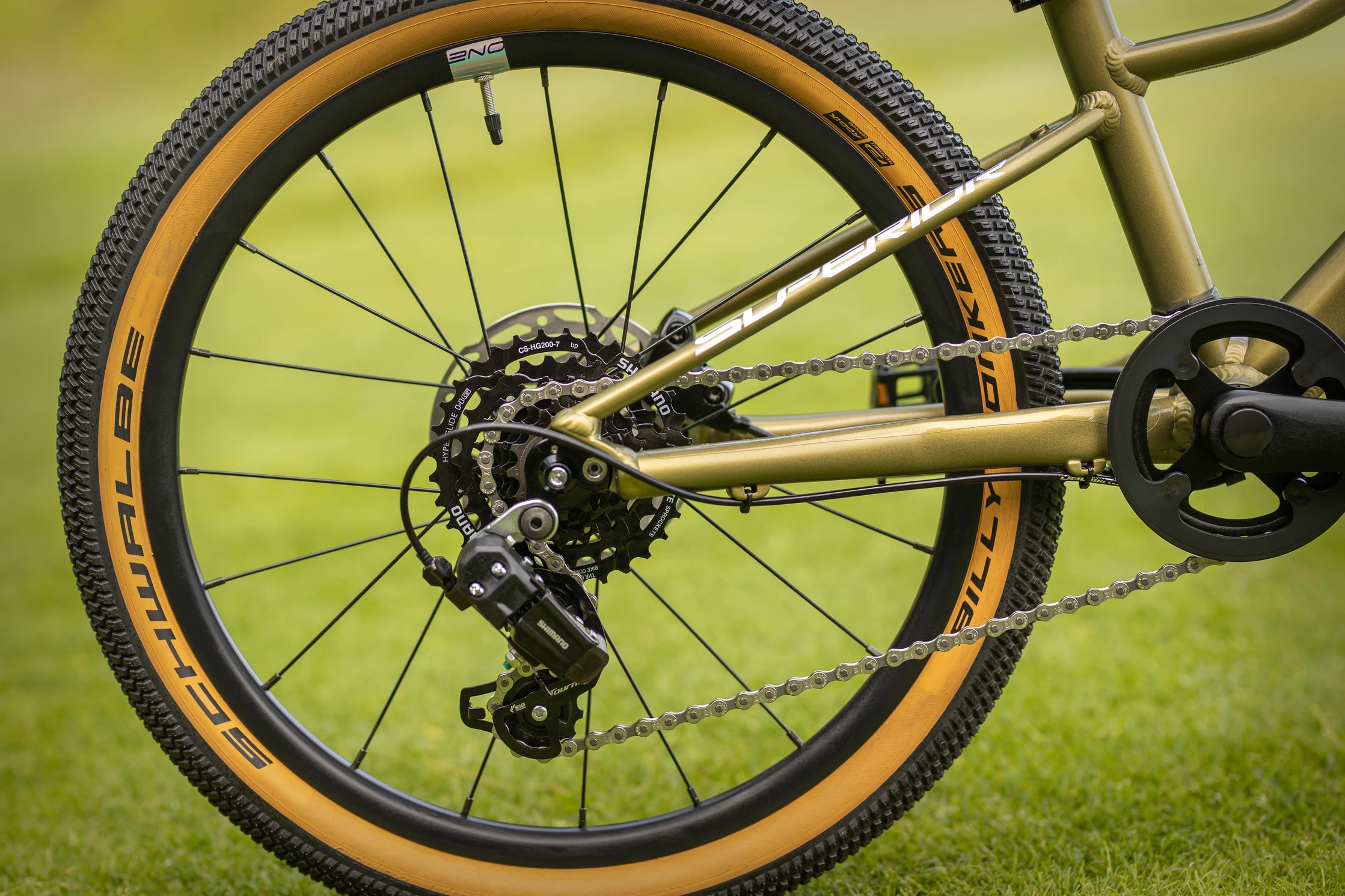 Bicicleta Superior FLY 20 DB Matte Olive Metallic/Hologram Chrome [5]
