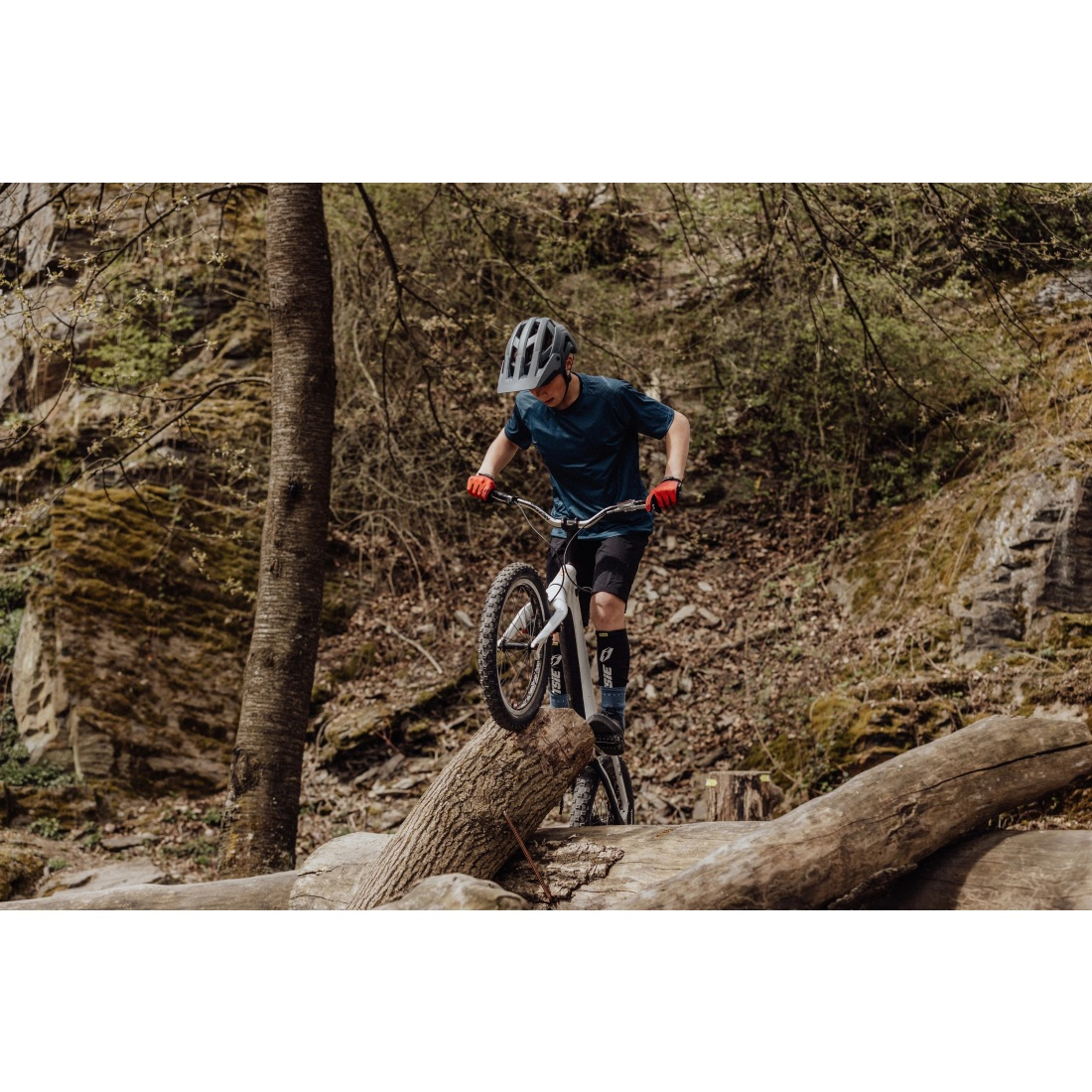 Casca Force TRAIL MTB, antracit, 59-62cm (L-XL) [5]