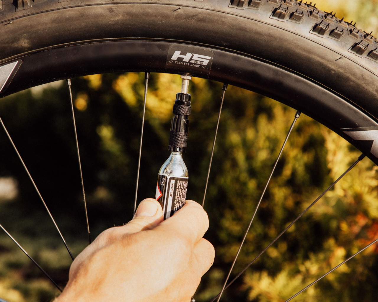 Kit de reparatie tubeless Force Pikado 2.0 + Pompa CO2 [5]