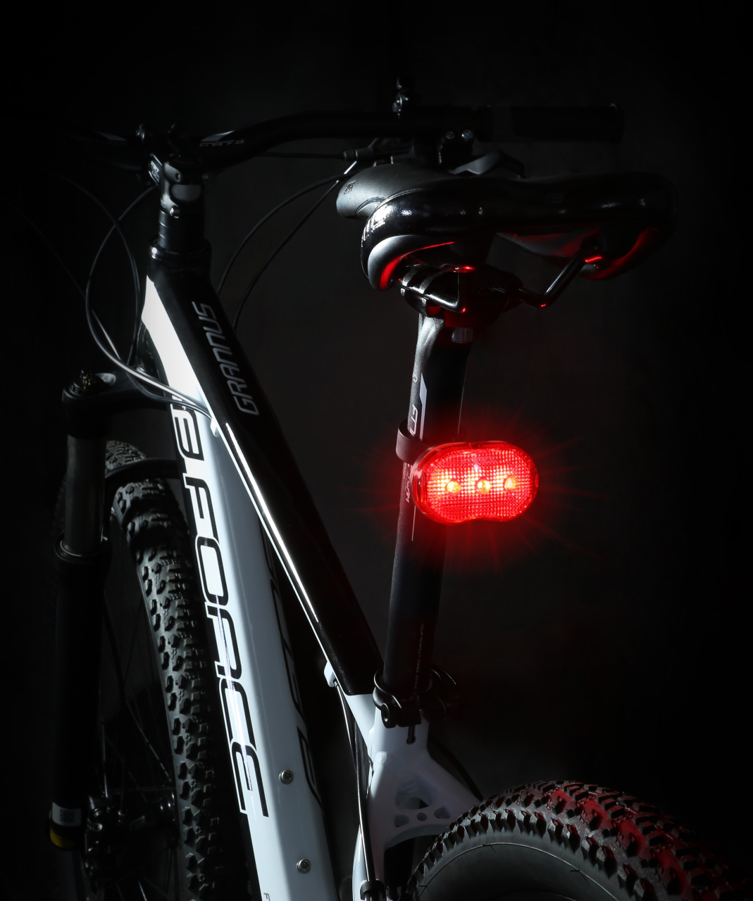 Lumina spate Force TRI Rosu, 3 LED-uri [3]