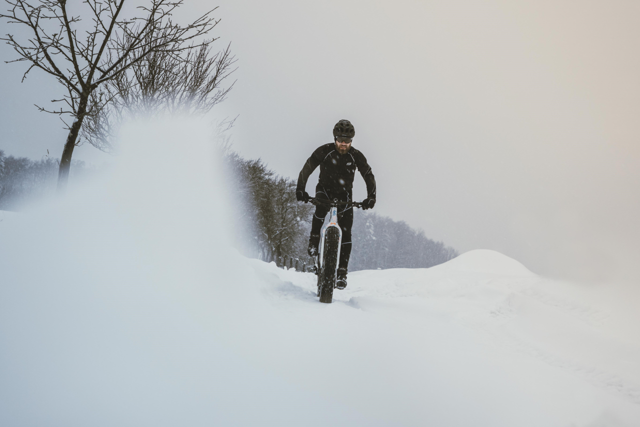 Pantaloni Force Z70 cu bretele si bazon negri XL [5]