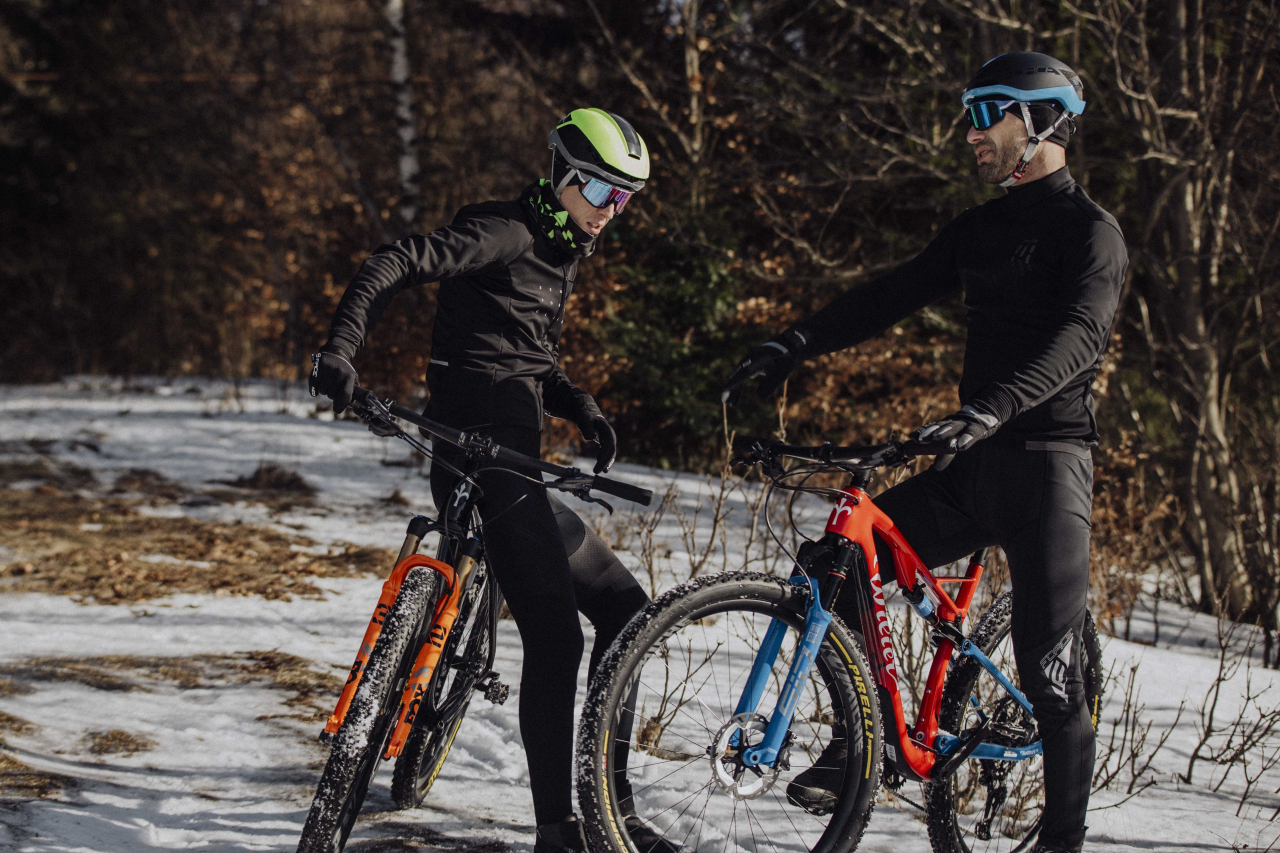 Pantaloni lungi cu bretele fara bazon Force Shard Windster negri L [3]