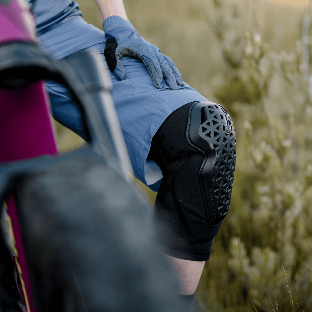 Protectii Genunchi Leatt FlexMesh Black L [3]