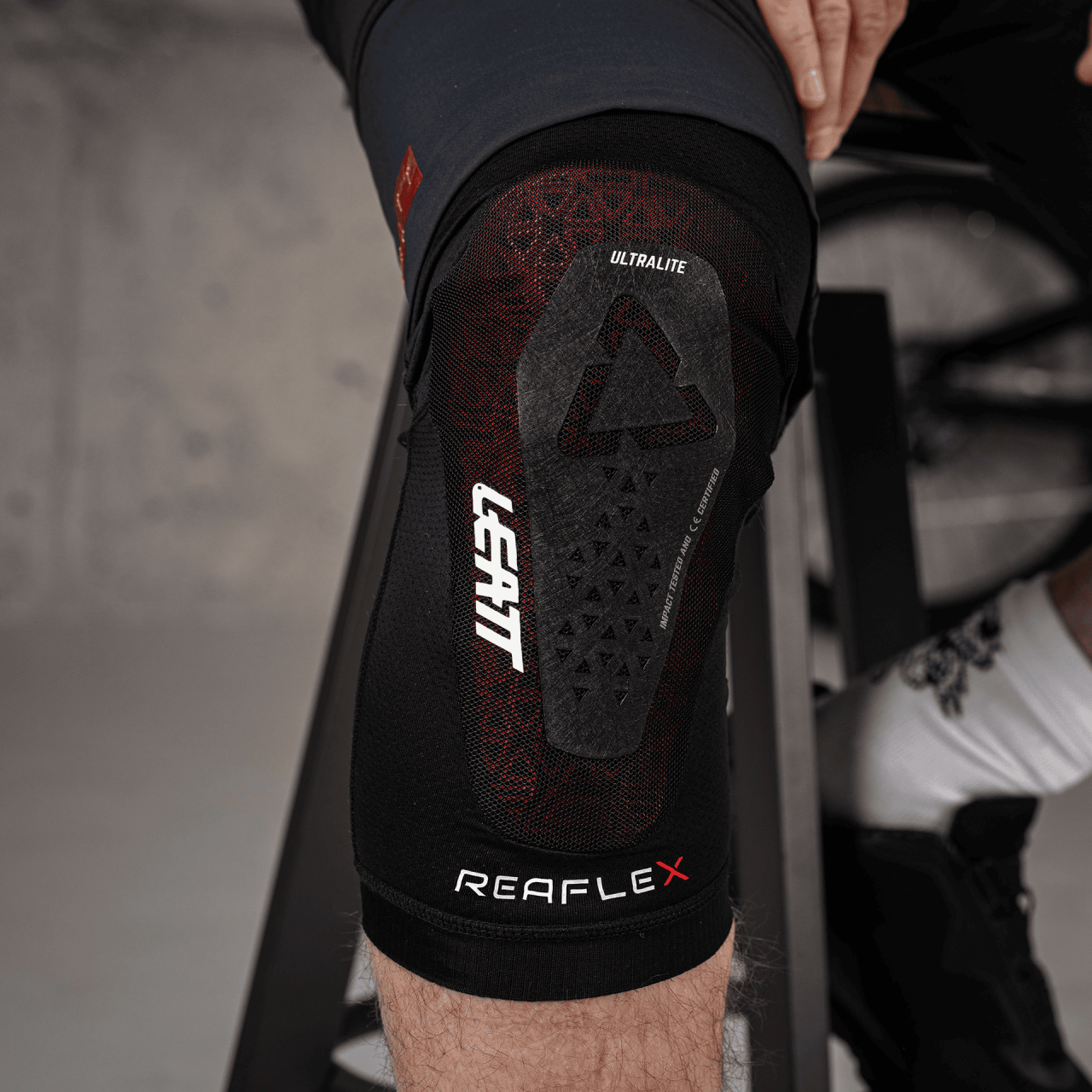 Protectii Genunchi Leatt ReaFlex UltraLite Black L [2]