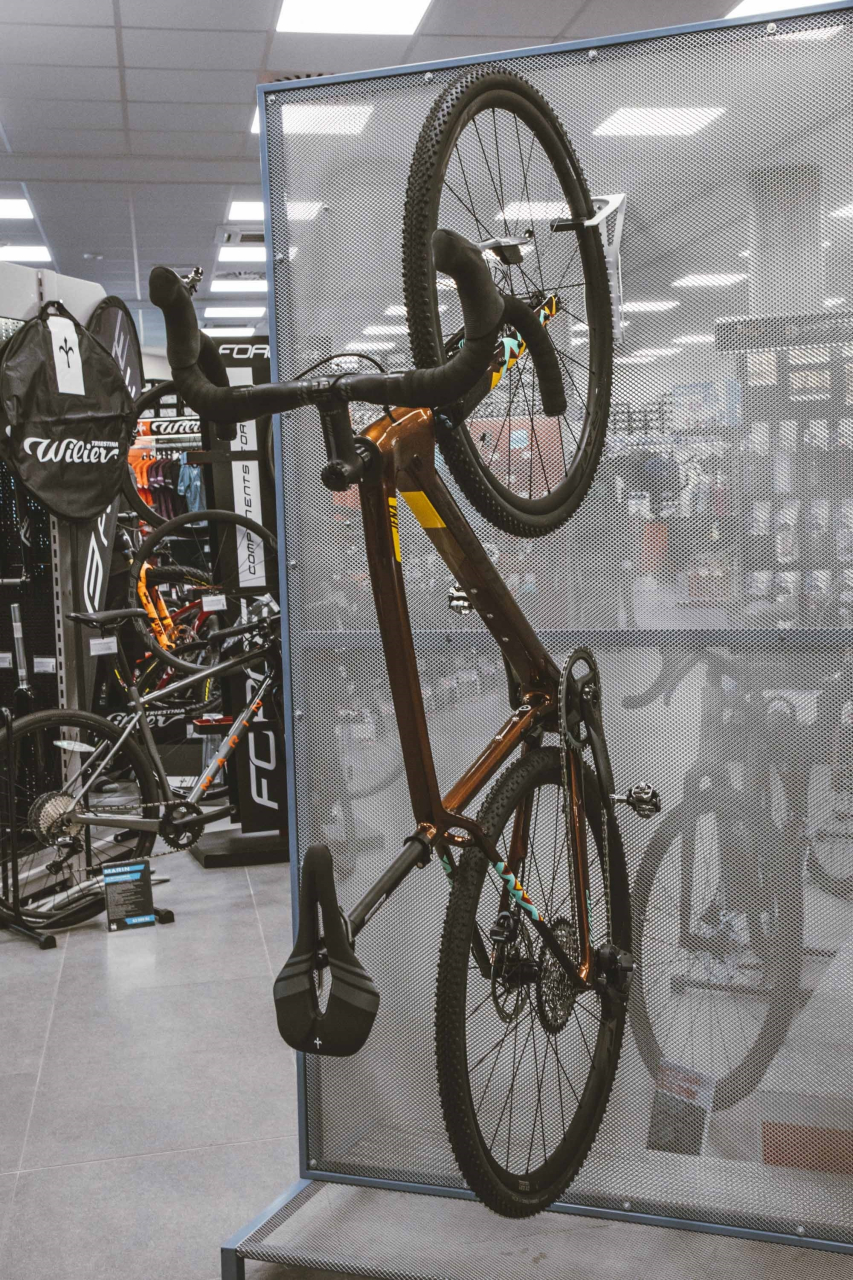 Suport Perete Force 89947 Prindere Roata Fata Alb [2]