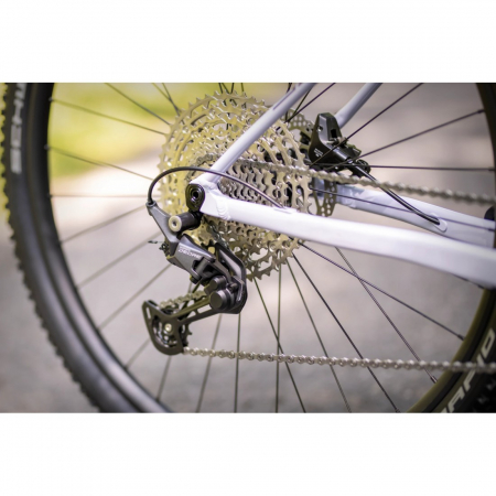 Bicicleta Superior XP 909 29" Gloss White/Hologram Black/Red 39cm (S) [3]