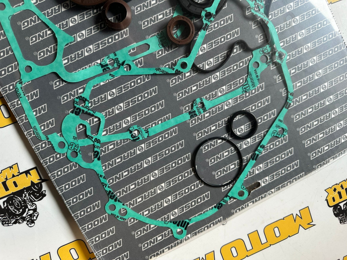 Complete gasket kit with seals [2]