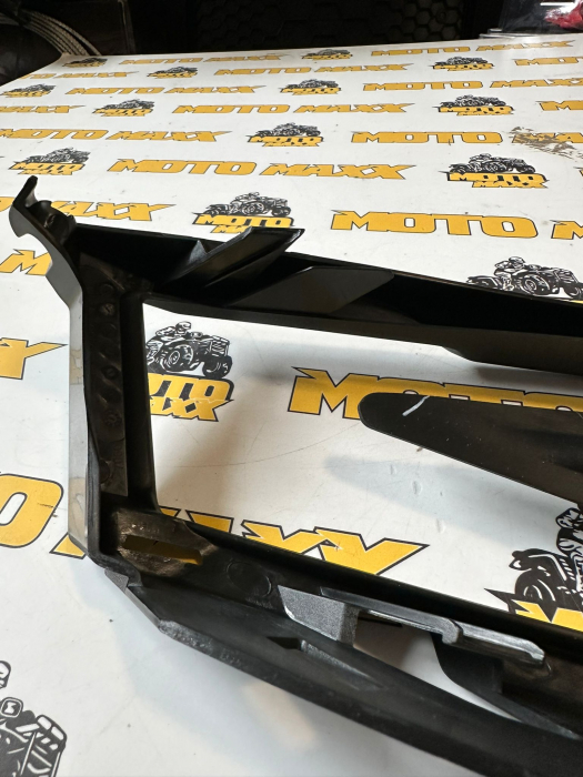 REAR RH SIDE COVER [7]