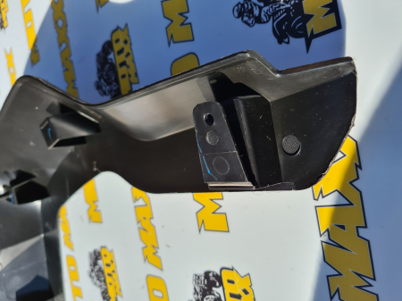 RH FRONT MUDGUARD [2]