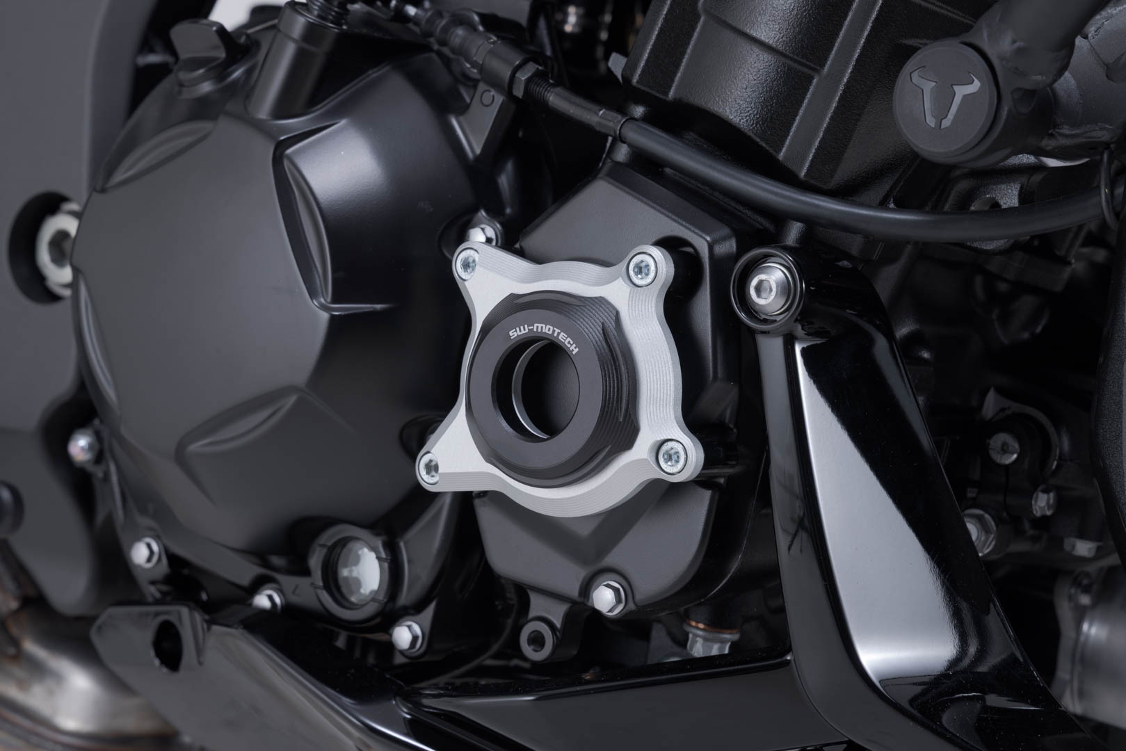 Protecții Moto - Protectie Capac Motor Negru/Argintiu Kawasaki Z1100 (25-)