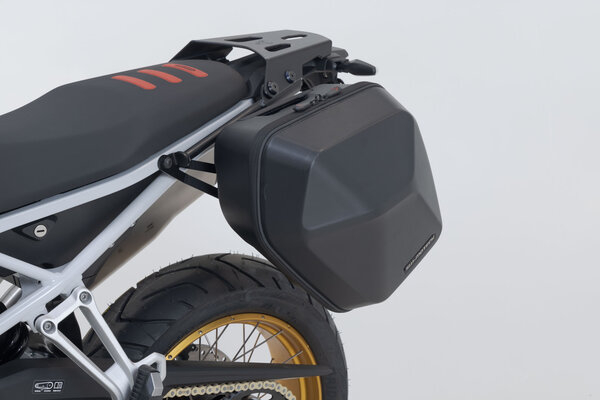 Suport geanta SLC stanga BMW F 900 GS (23-). [6]