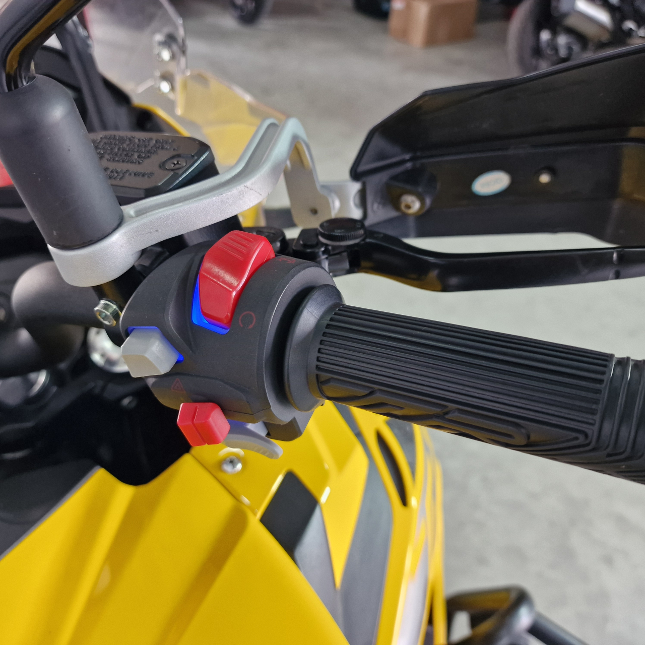 Benelli TRK 502X A2 ABS | An 2023 | BN44921 [7]