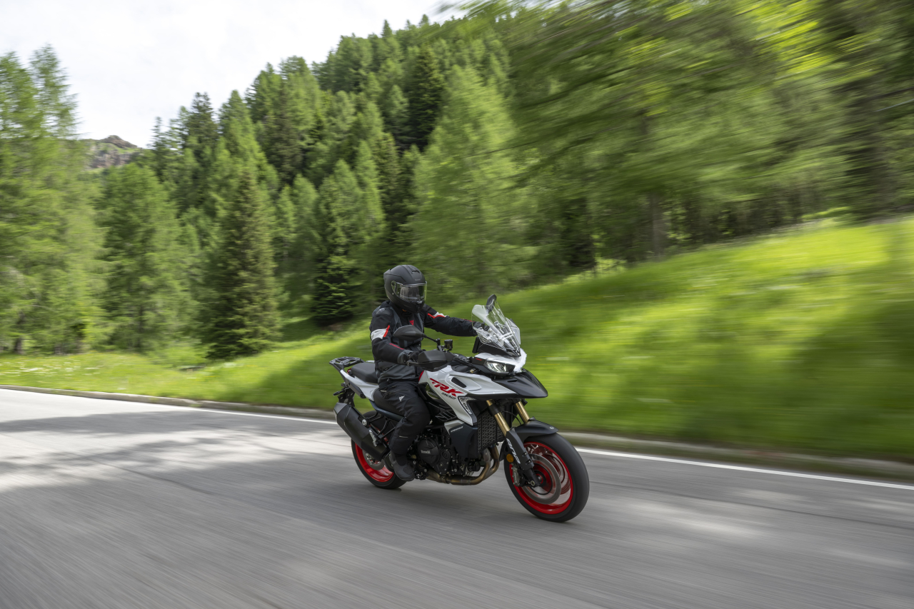 Benelli TRK 902 Stradale [16]