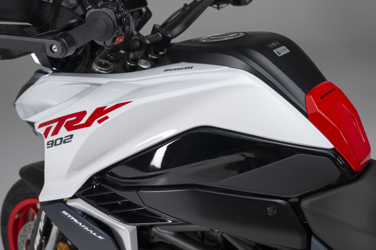 Benelli TRK 902 Stradale [5]
