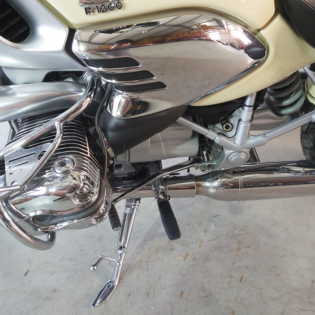 BMW R1200 C " JAMES BOND '' | An 2001 | B17526 [12]