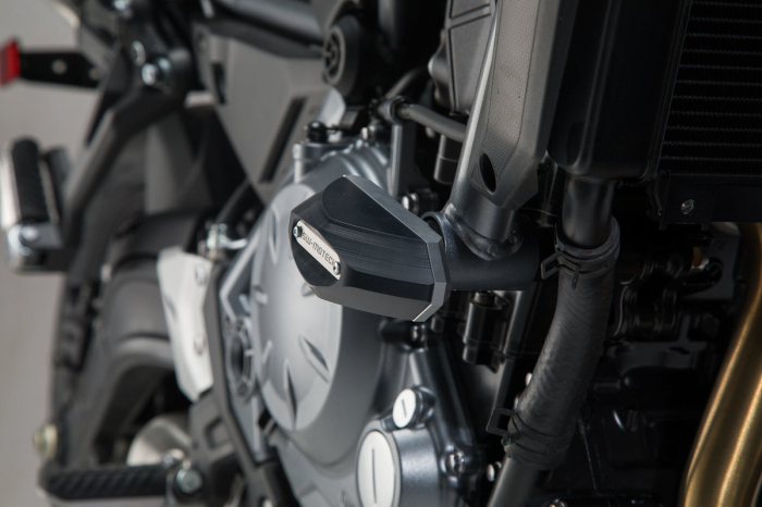 Slider set pentru frame Negru. Kawasaki Z650 16- Ean: 4052572041987 [3]