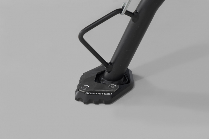 Extensie talpa cric lateral negru/gri CFMoto 800MT (21-). Sw-Motech [3]