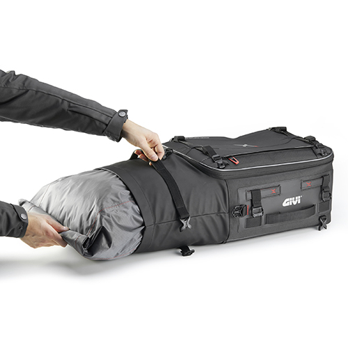 Geanta Givi X-Line rezistenta la apa pentru capacul de la side case extensibila de la 25-35 litri [3]