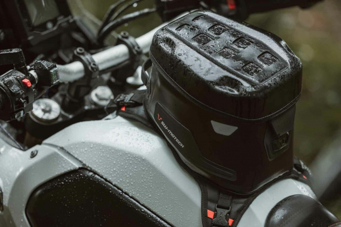 Geanta rezervor Sw-Motech PRO Cross WP cu curele de fixare [7]