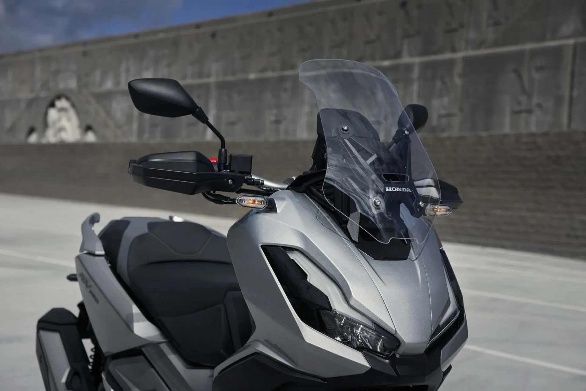 Honda ADV 350 + topcase [18]