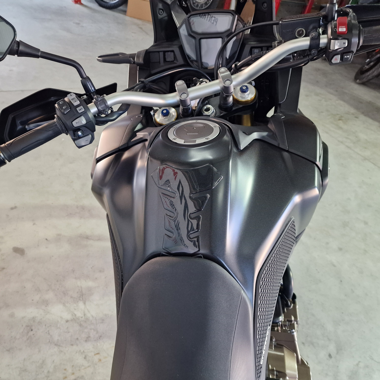 Honda Africa Twin 1000 DCT ABS | An 2017 | H07017 [9]