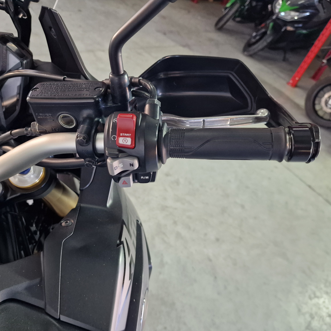 Honda Africa Twin 1000 DCT ABS | An 2017 | H07017 [8]