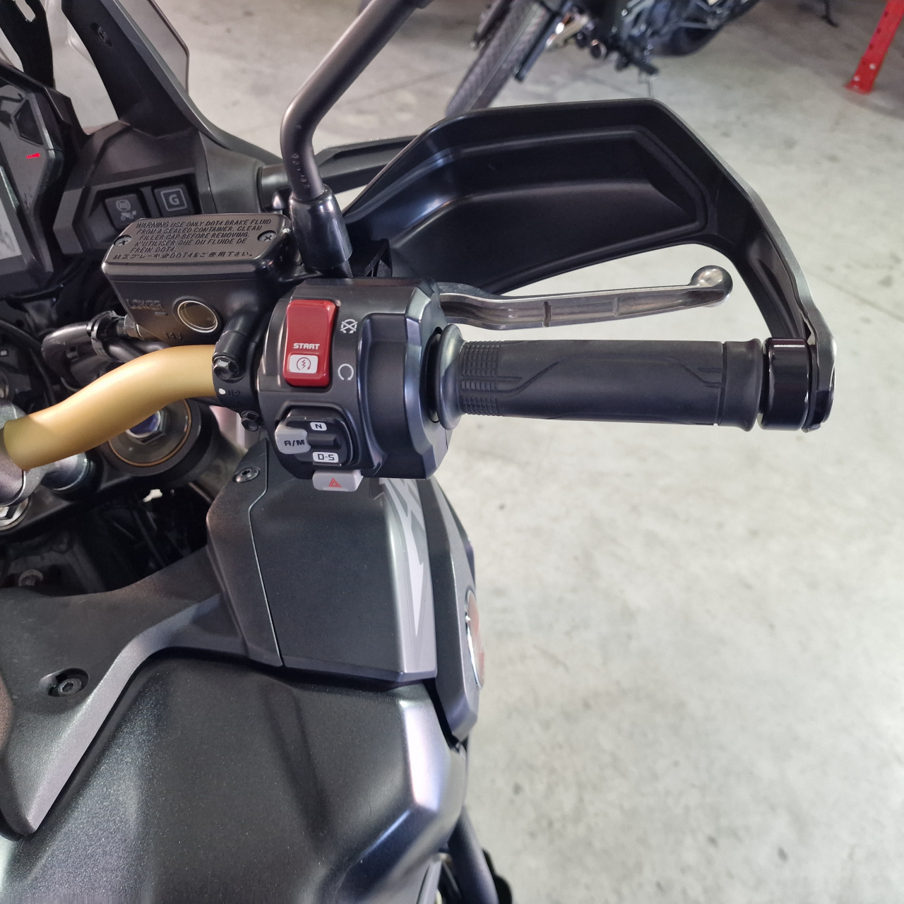 Honda Africa Twin 1000 DCT ABS | An 2019 | H00989 [8]