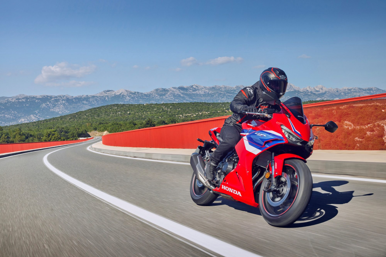 Honda CBR 500 R [14]