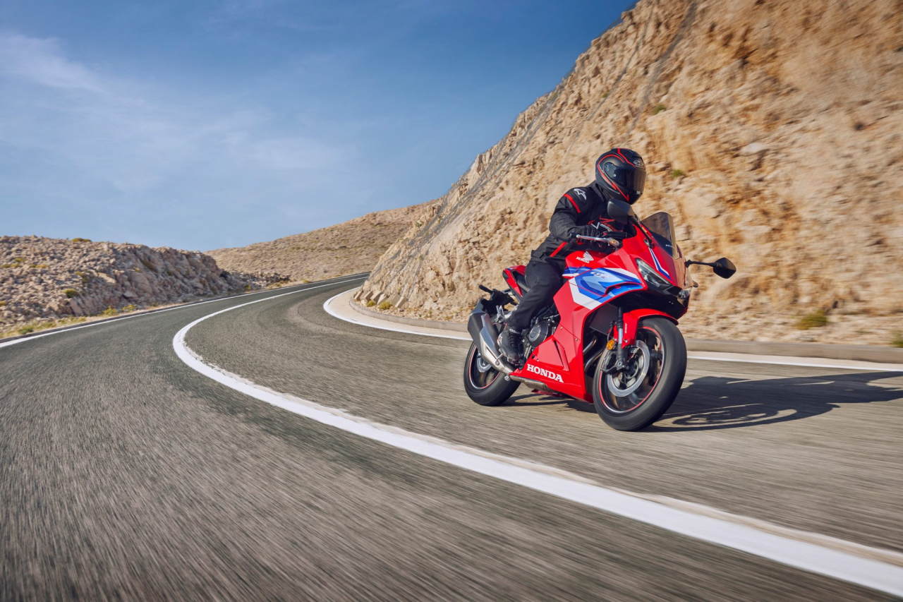 Honda CBR 500 R [12]