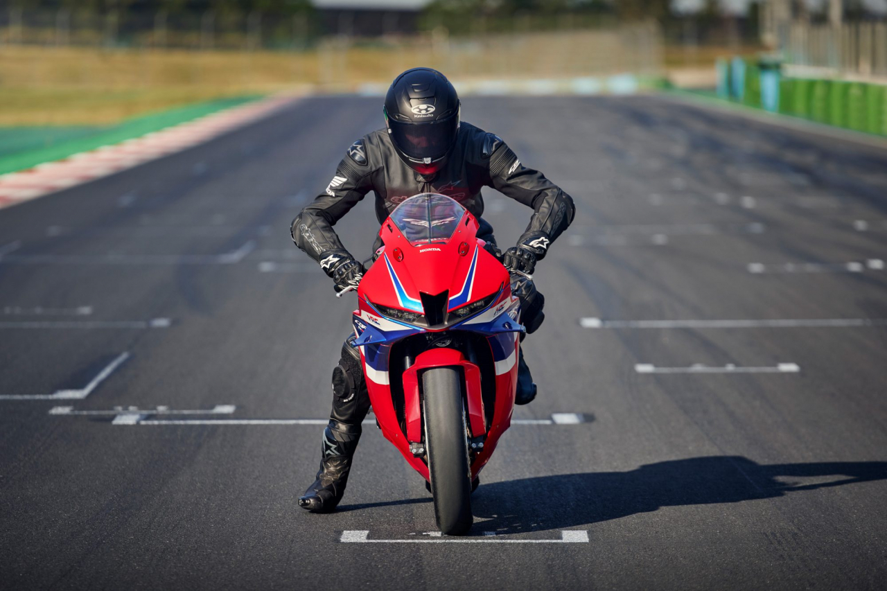 Honda CBR 600 RR [12]