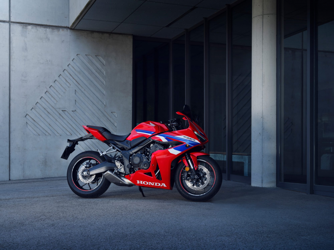 Honda CBR 650 R [11]