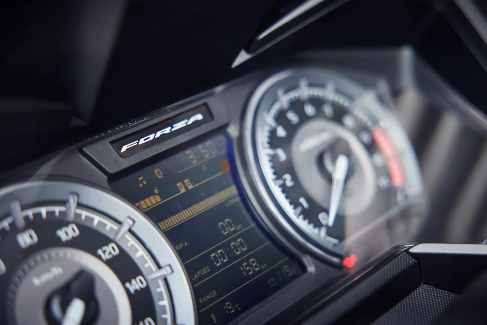 Honda Forza 350 + topcase [9]