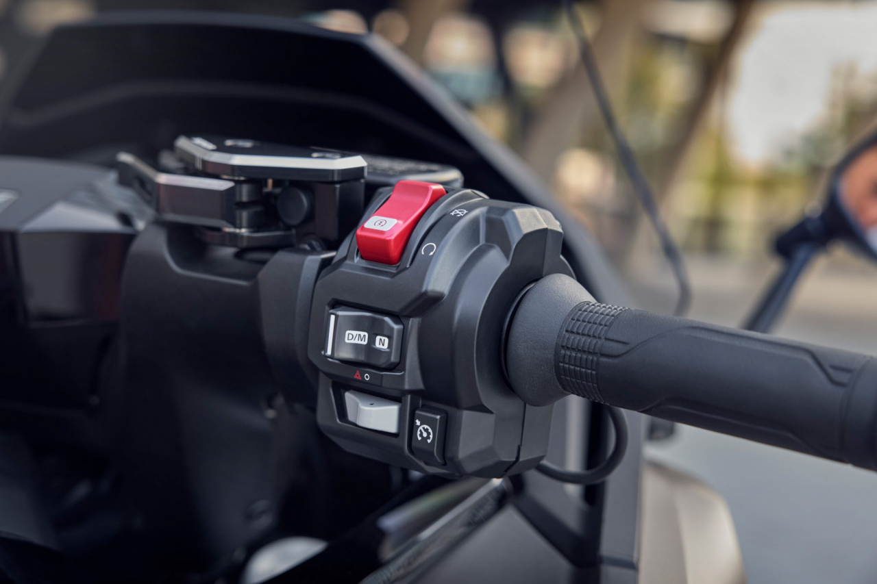 Honda Forza 750 [14]