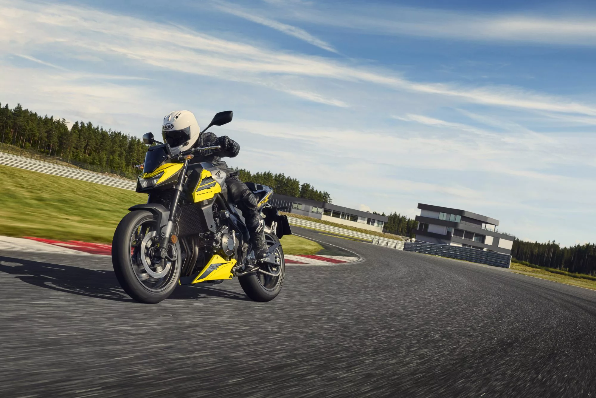 Honda Hornet 750 (E-Clutch) [9]