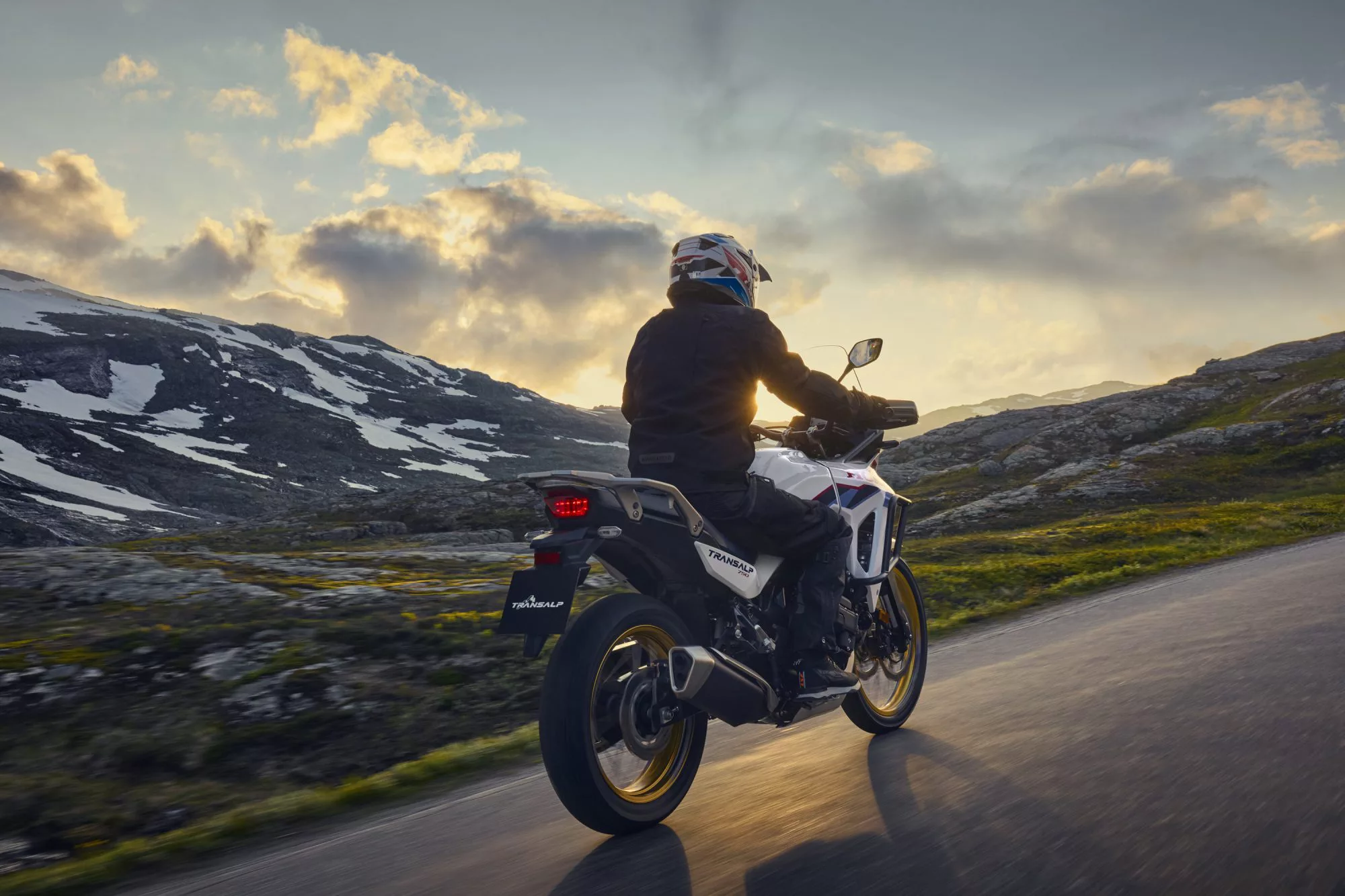Honda Transalp 750 (E-Clutch) [4]