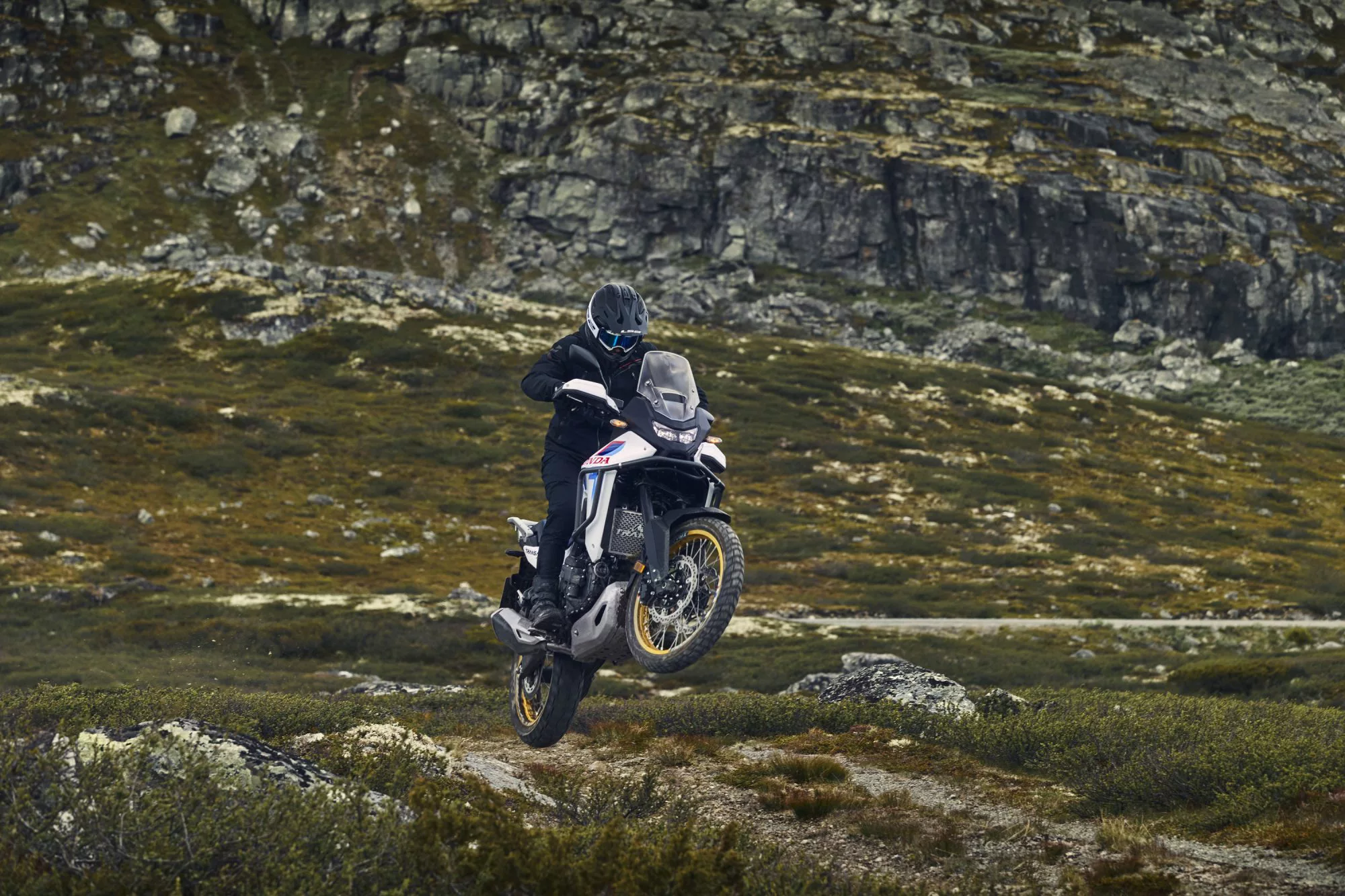 Honda Transalp 750 (E-Clutch) [9]