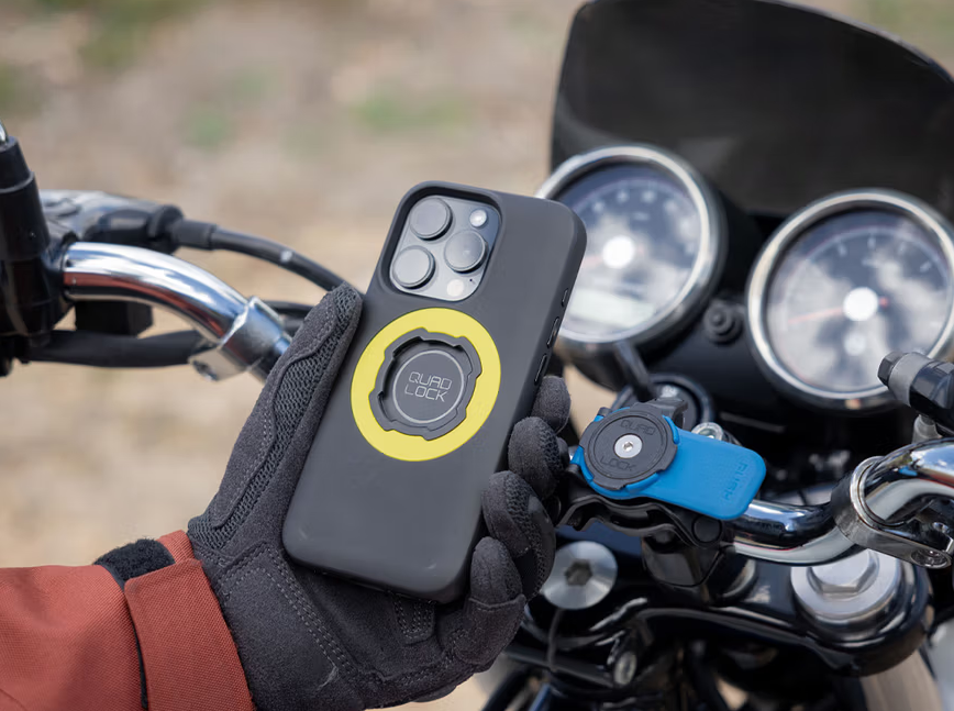 Husa Quad Lock MAG cu incarcare wireless pentru iPhone 16 Pro [3]