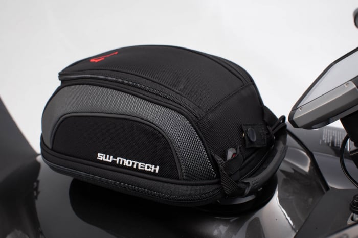 Inel Rezervor EVO Negru Yamaha Niken (18-). [3]