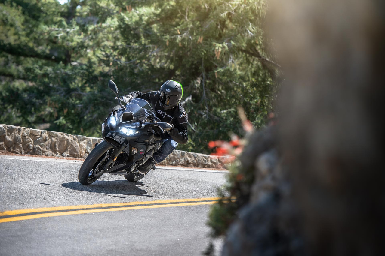 Kawasaki Ninja 650 [10]