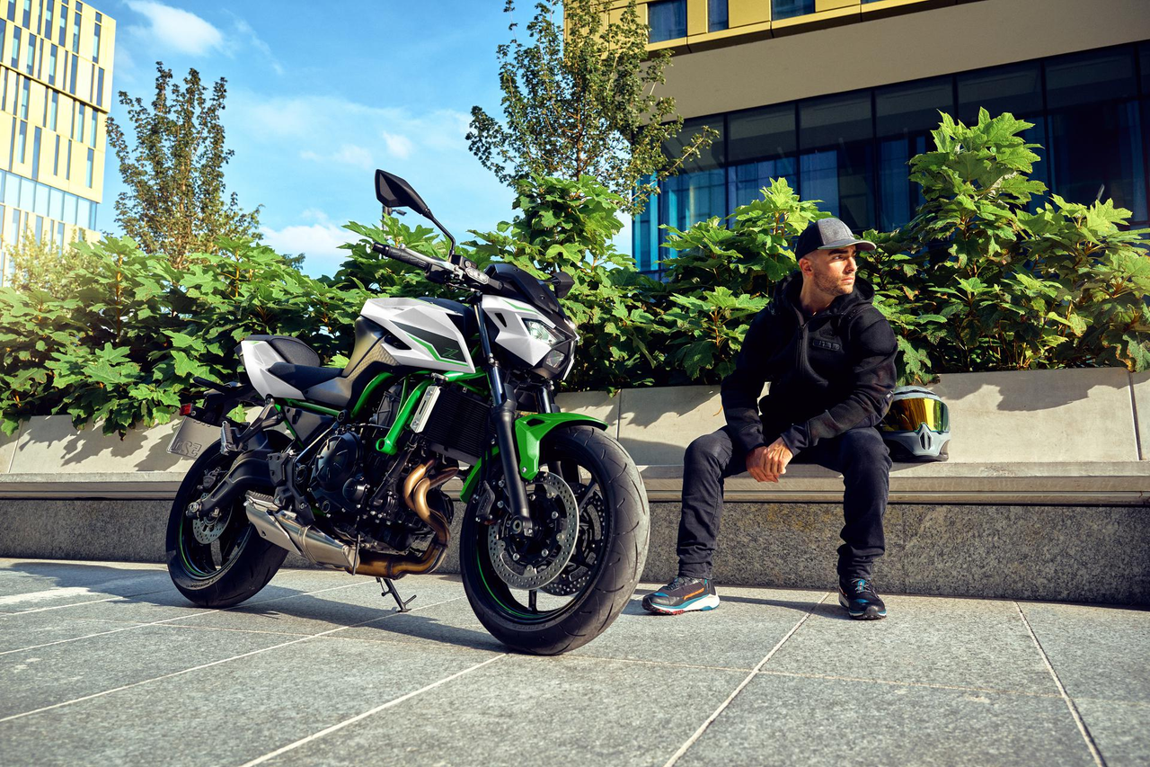 Kawasaki Z650 S [10]