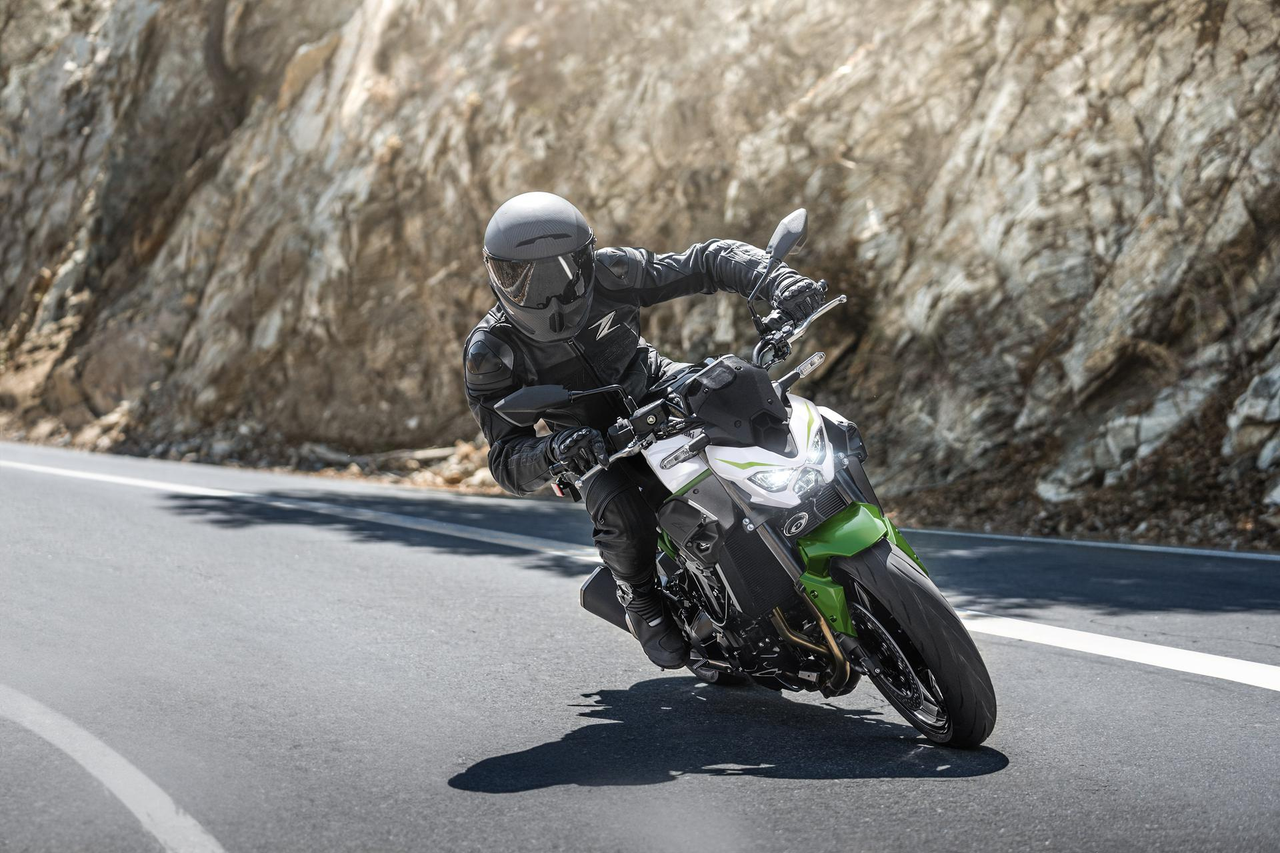 Kawasaki Z900 [9]